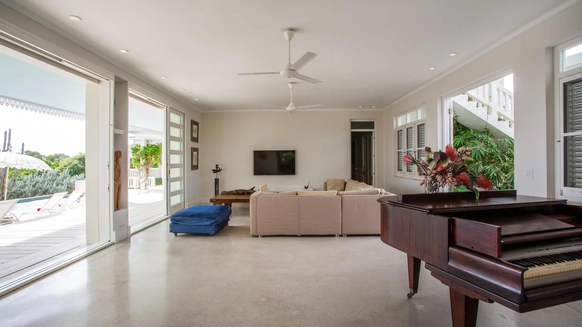 A Beautiful Villa Curacao With Large Pool And Tropical Garden Jan Thiel