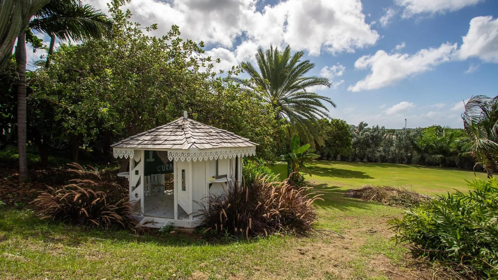 A Beautiful Villa Curacao With Large Pool And Tropical Garden Jan Thiel