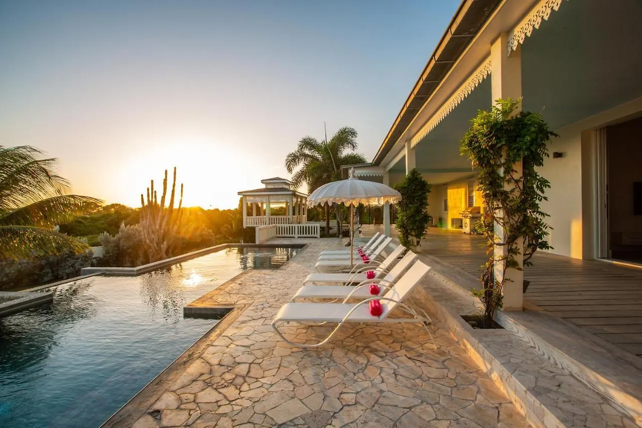 Jan Thiel A Beautiful Villa Curacao With Large Pool And Tropical Garden קוראסאו