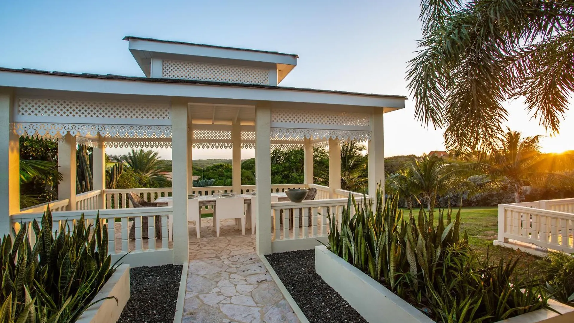 Jan Thiel A Beautiful Villa Curacao With Large Pool And Tropical Garden