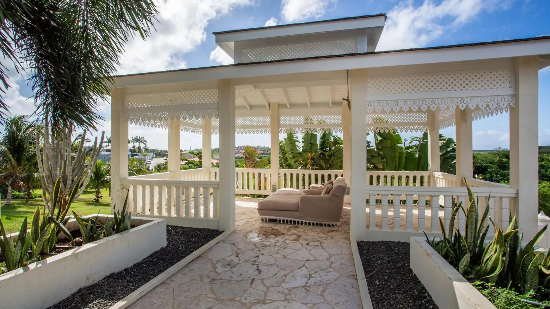 Jan Thiel A Beautiful Villa Curacao With Large Pool And Tropical Garden