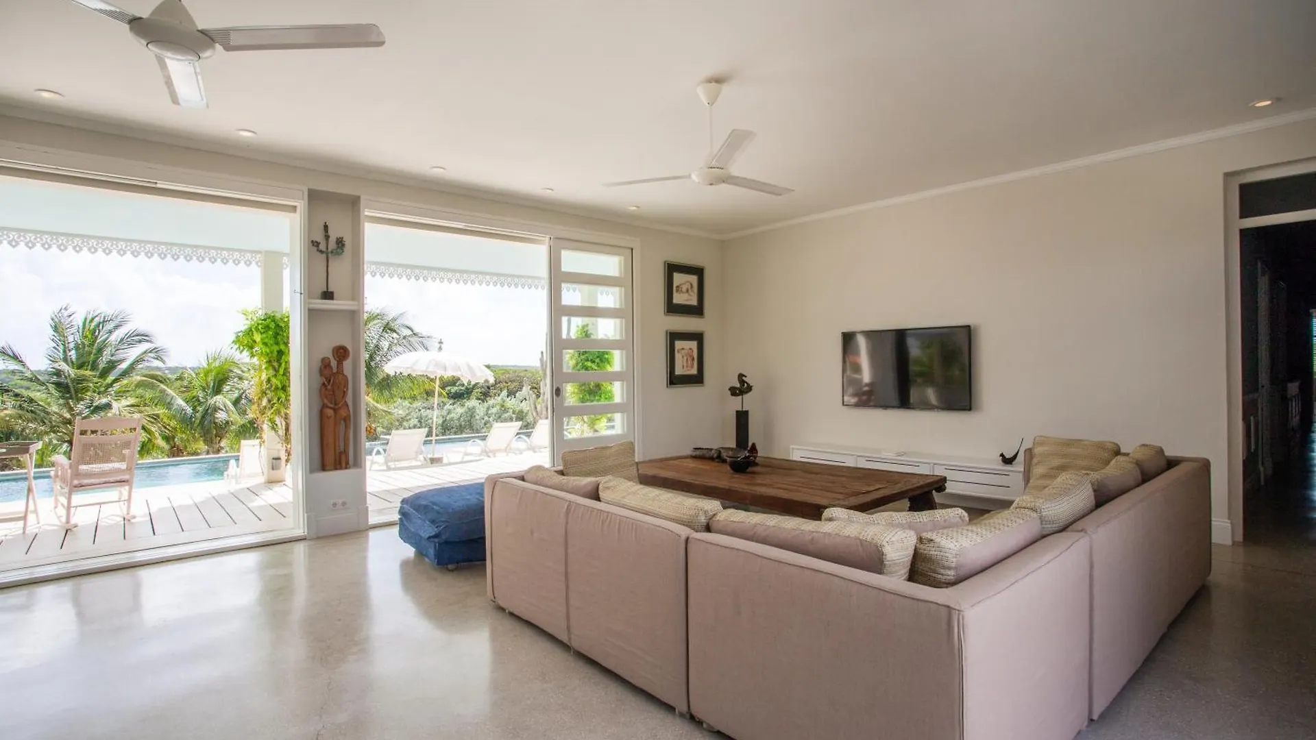 Jan Thiel A Beautiful Villa Curacao With Large Pool And Tropical Garden